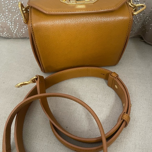 Alexander McQueen handbag show the bag or clutch 100% authentic - Picture 9 of 16